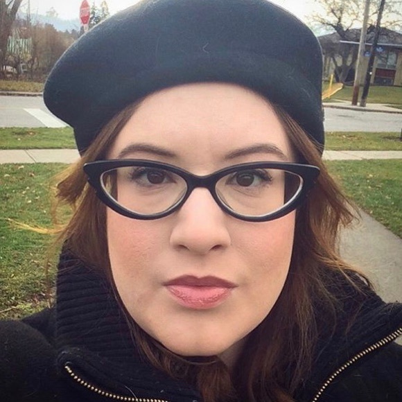 Meet your Posher, Valerie - Picture 4 of 5